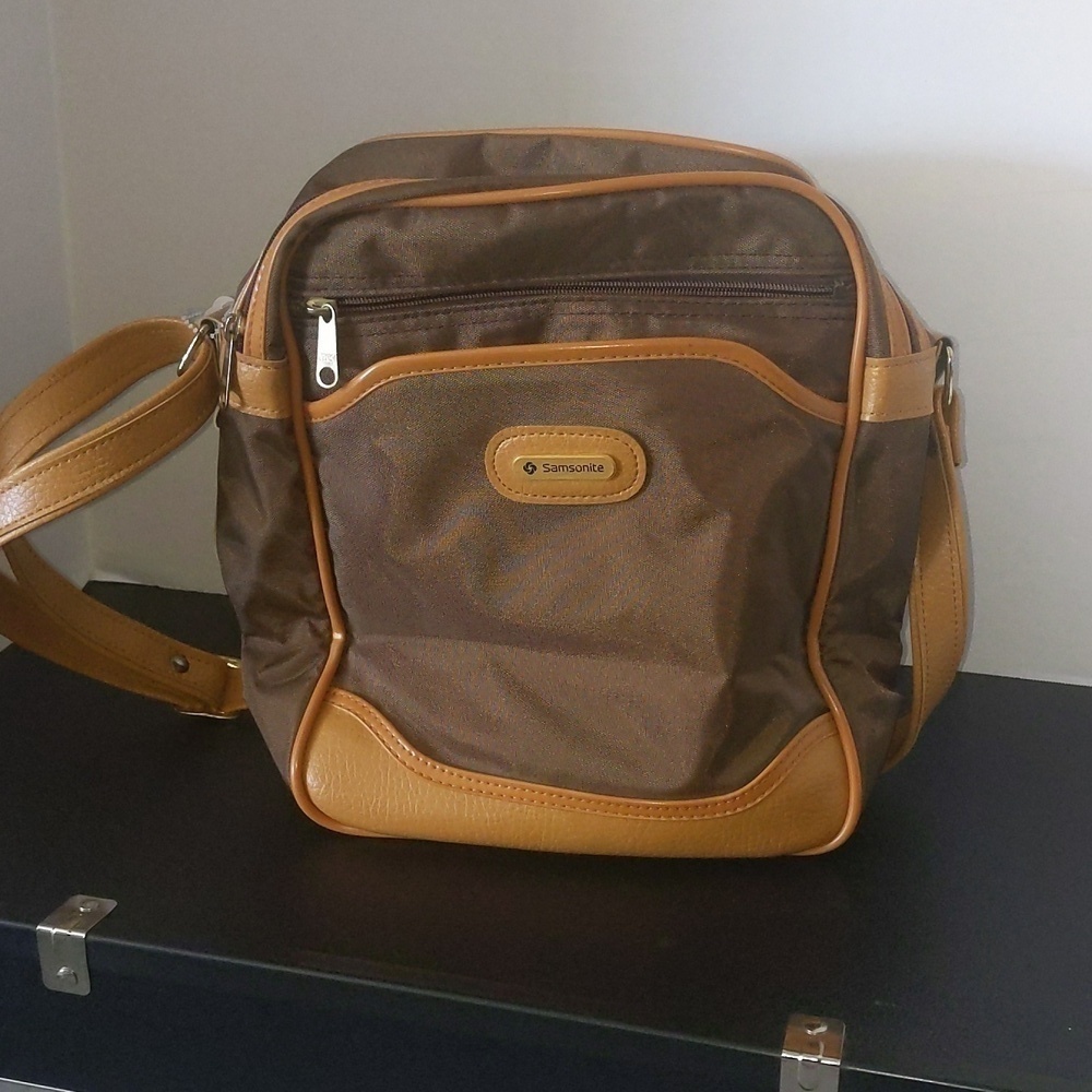 Vintage Samsonite Brown & Camel Square Messenger Satchel Bag.